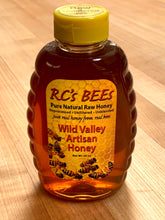 Load image into Gallery viewer, RC&#39;s BEEs Wild Valley Artisan Honey 24 oz Dark Amber Queenline Skep Squeeze Bottle
