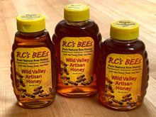 Load image into Gallery viewer, RC&#39;s BEEs Wild Valley Artisan Honey 12 oz Dark Amber Queenline Skep Squeeze Bottle
